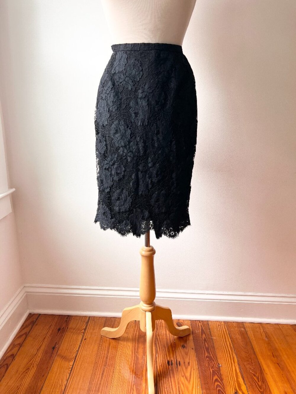 Vintage J.Crew Black Floral Lace Pencil Skirt P2